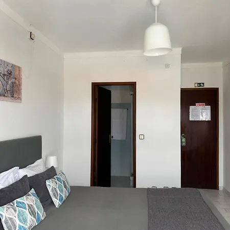 Dona Ines De Castro * Атогиа-да-Балейя