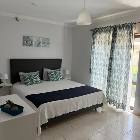 Dona Inês De Castro Atouguia Da Baleia