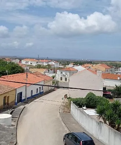 Dona Ines De Castro *